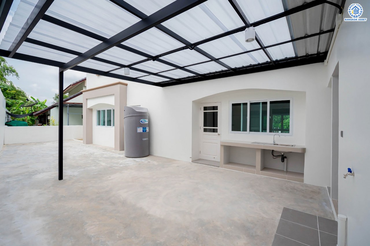 บ้านมือสองตกแต่งใหม่ ม.ศุภาลัย ออร์คิดปาร์ค1 บางแค ดีไซน์หรูหรา เนื้อที่ 117.7 ตร.ว. ฟังก์ชัน 4 ห้องนอน 4 ห้องน้ำ 1 ห้องแม่บ้าน จอดรถได้ 4 คัน บนทำเลเดินทางสะดวก เชื่อมต่อหลายเส้นทาง ใกล้เดอะมอลล์บางแค ทางด่วน "กาญจนาภิเษก" และรถไฟฟ้าสายสีน้ำเงิน "สถานีภาษีเจริญ"